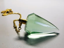 Load image into Gallery viewer, Mint Andara Crystal Pendulum